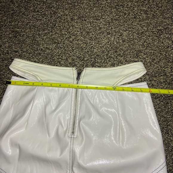 I.AM.GIA White High-Rise Faux Leather Straight Leg Pants. Size:L - Picture 7 of 16